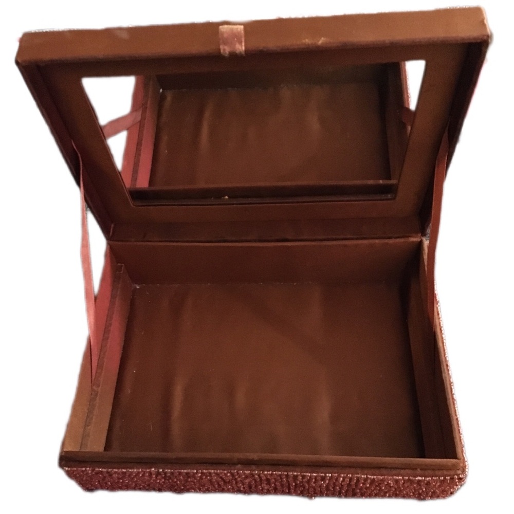 Elegant Brown Jewelry Organizer